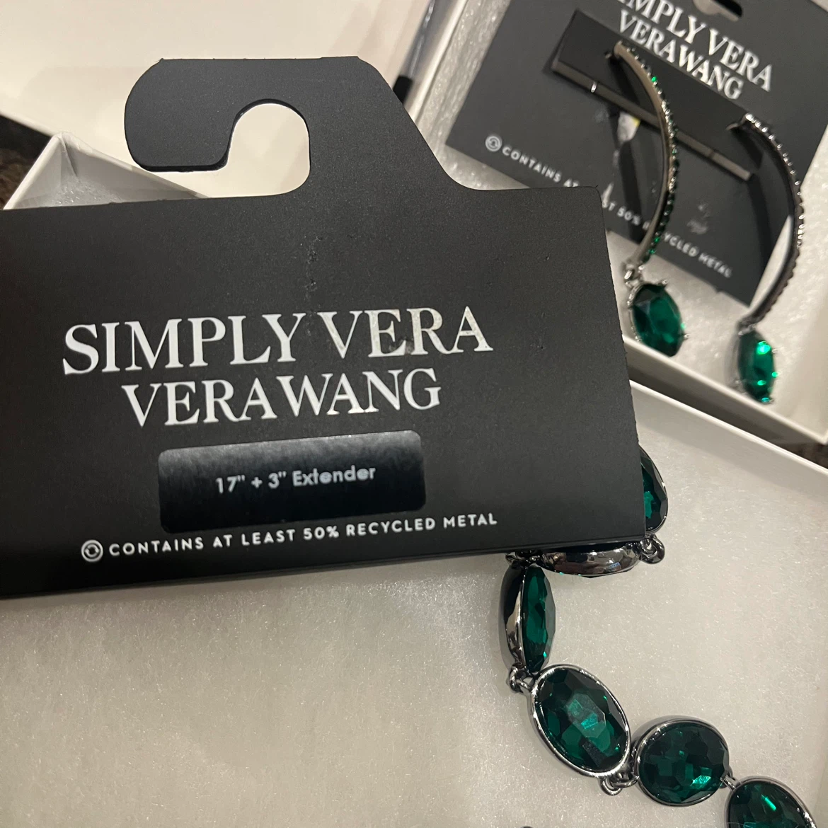 Vera wang necklace set