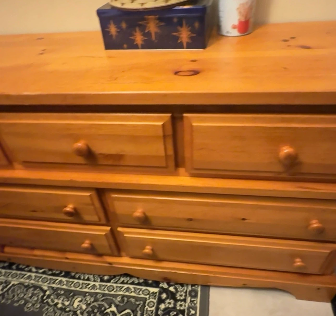 Solid wood dresser 7 drawers. - photo 2