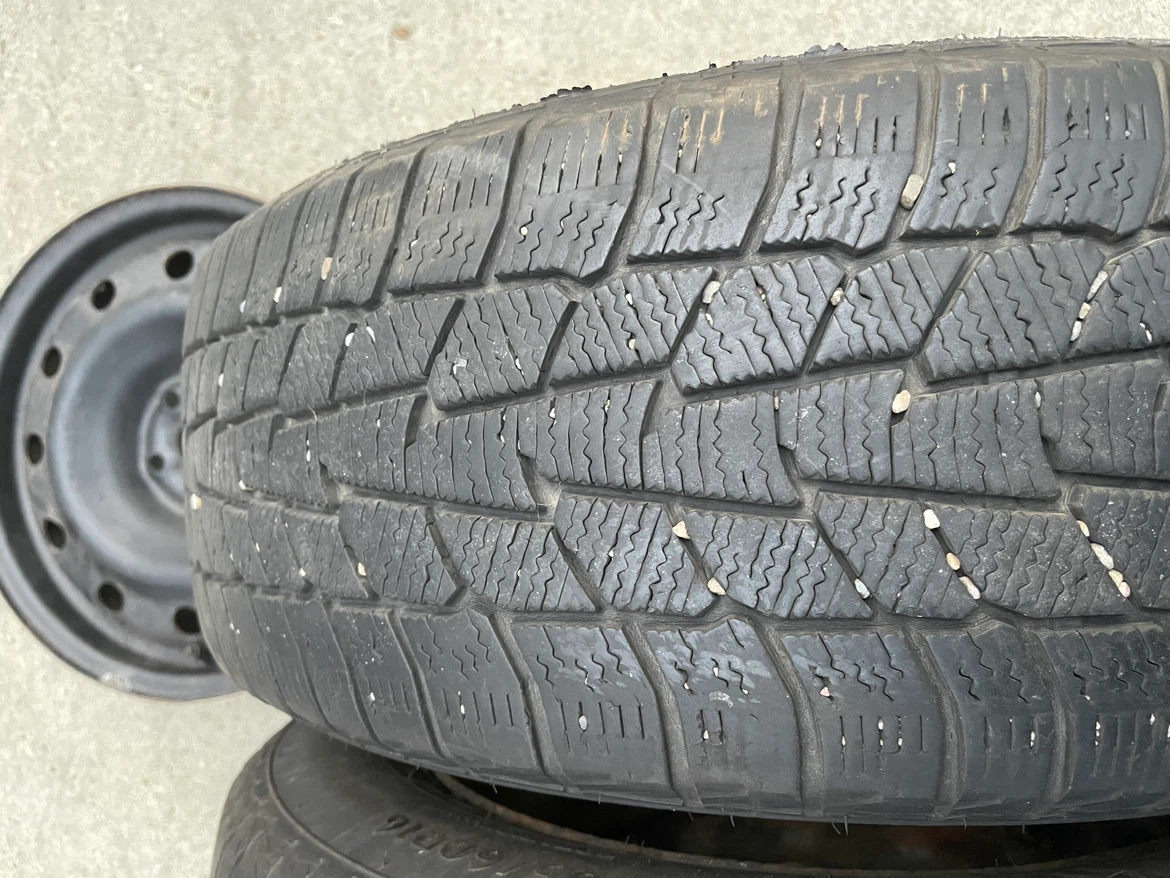 205/16R16 Winter Tires & Rims - photo 4
