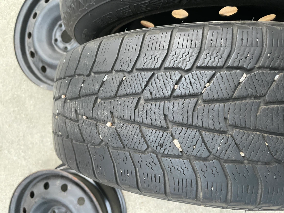 205/16R16 Winter Tires & Rims - photo 5