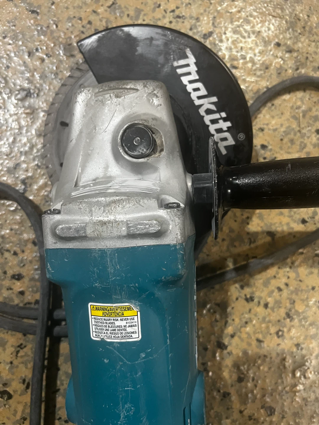 Makita GA7050 7-inch Grinder with diamond blade - photo 3