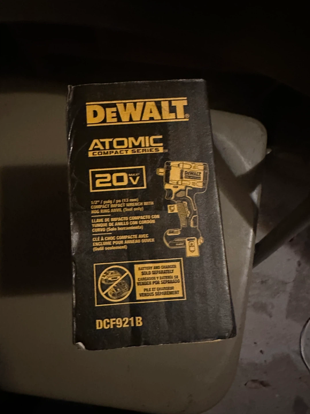 Firm price DEWALT ATOMIC 20V MAX 1/2-inch Impact Wrench DCF921B - photo 2