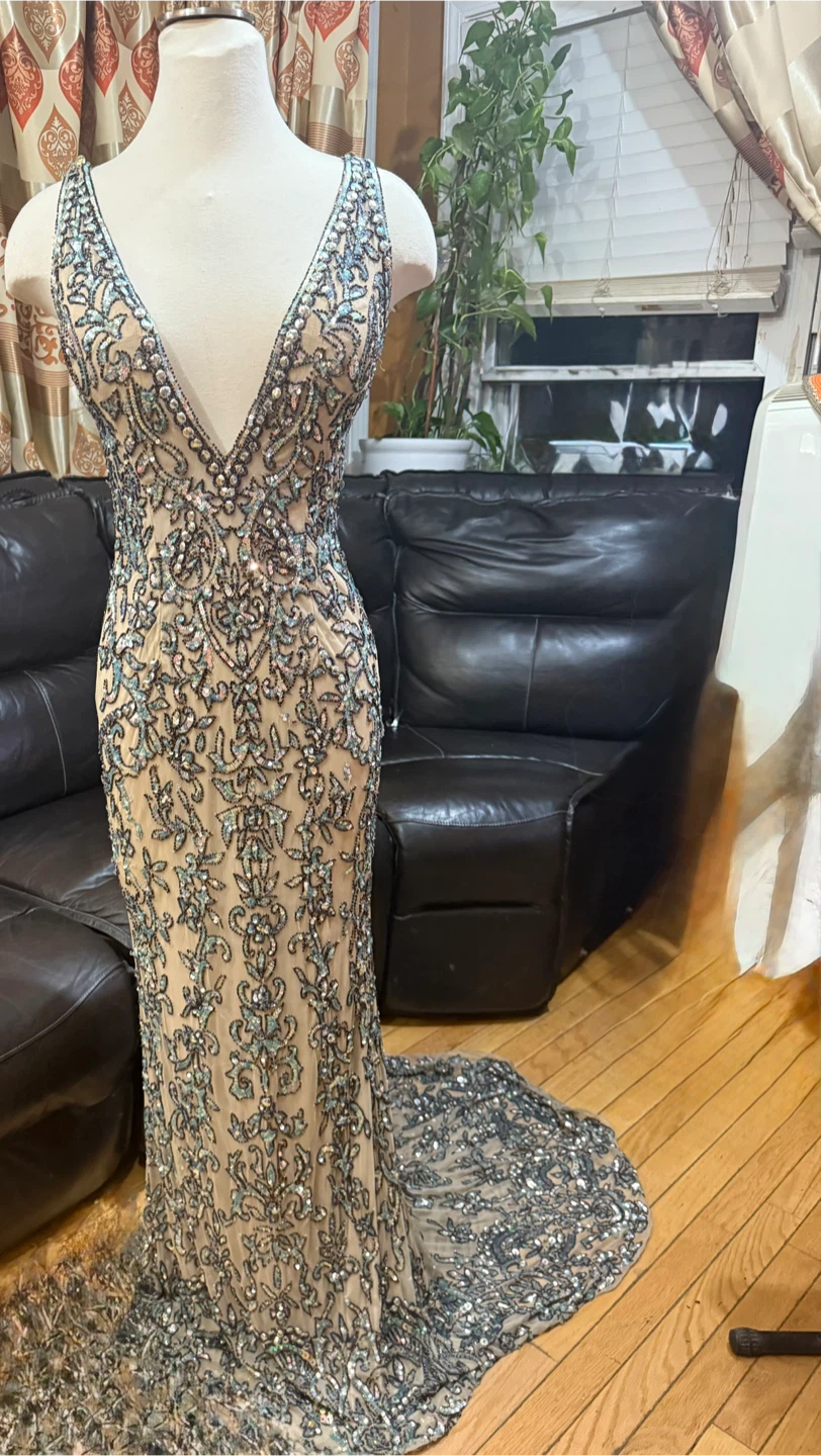 Sherri Hill beaded sequin beige dress w/ train & deep V neck 6