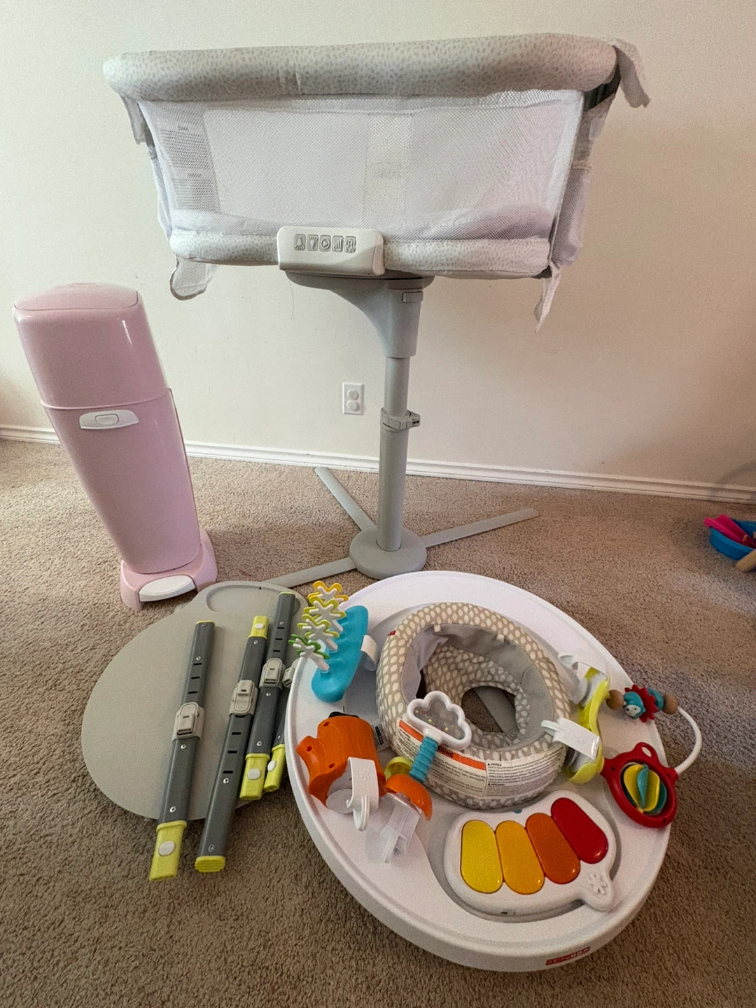 Bundle: Halo Swivel Bassinet + Skip Hop + Diaper Genie