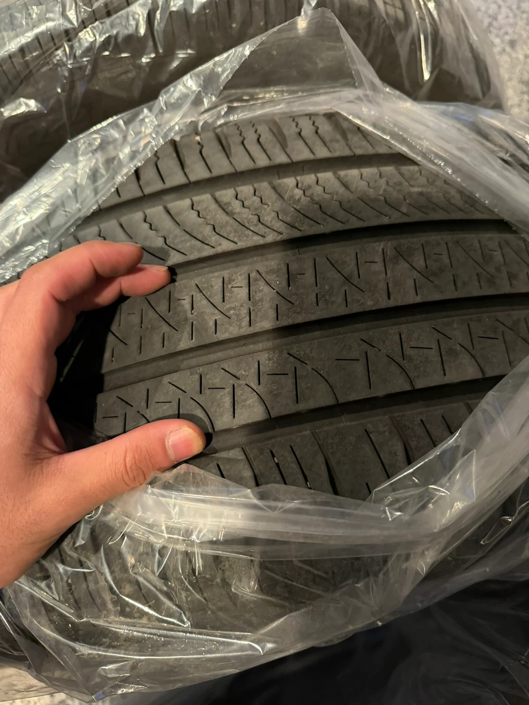 275 45r21 pirelli scorpion zero all season - photo 3