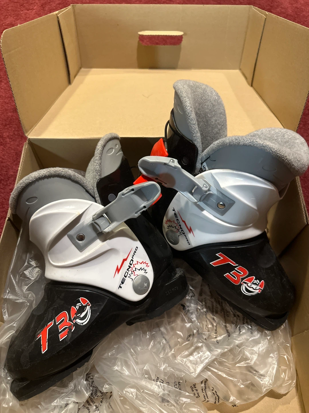TecnoPro T30 Kids Ski Boots - Size 18.5