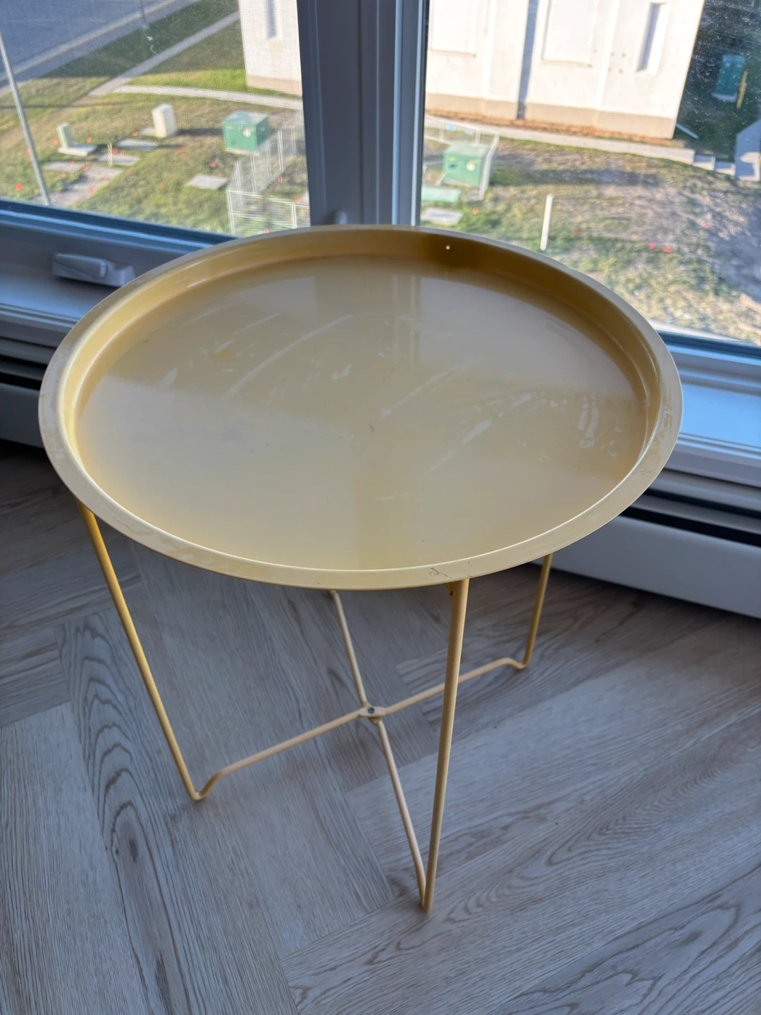 Yellow Round Metal Side Table - photo 2