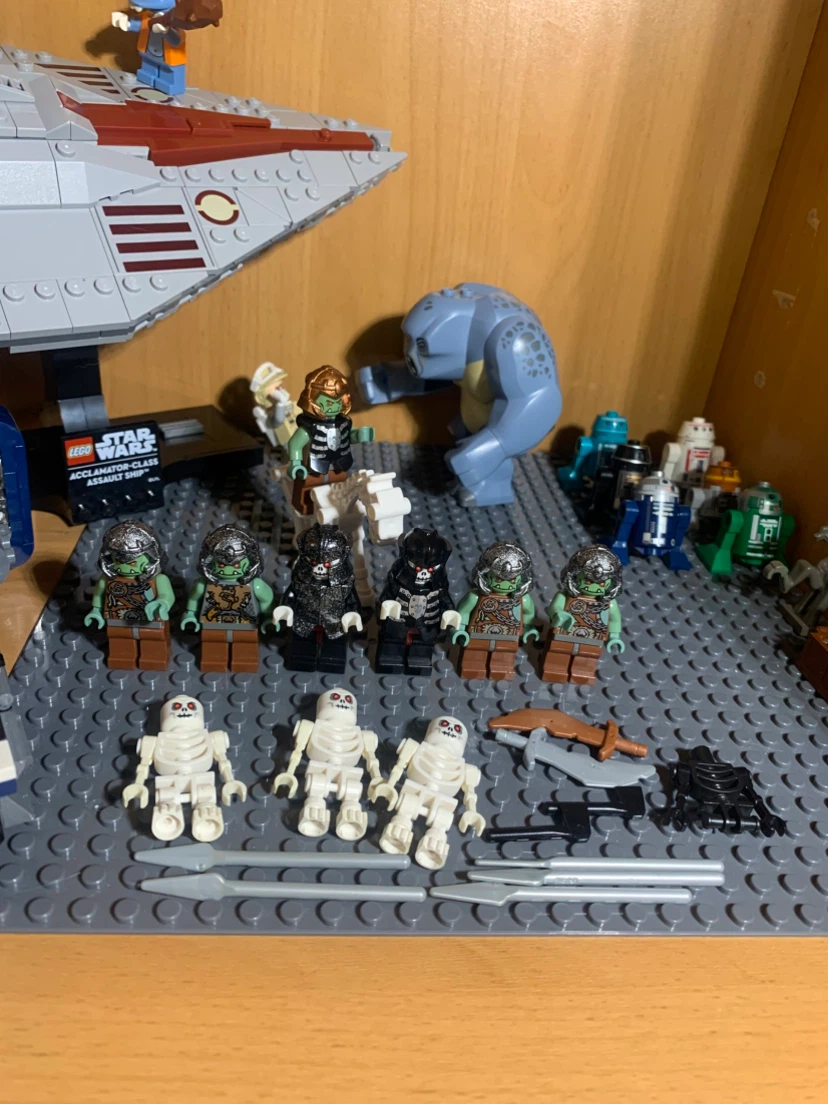 Lego orcs/skeletons minifig lot