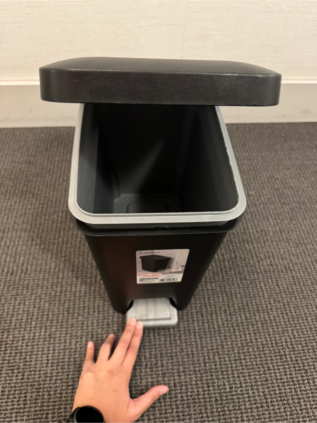 Sterilite Step-On Trashcan - photo 2