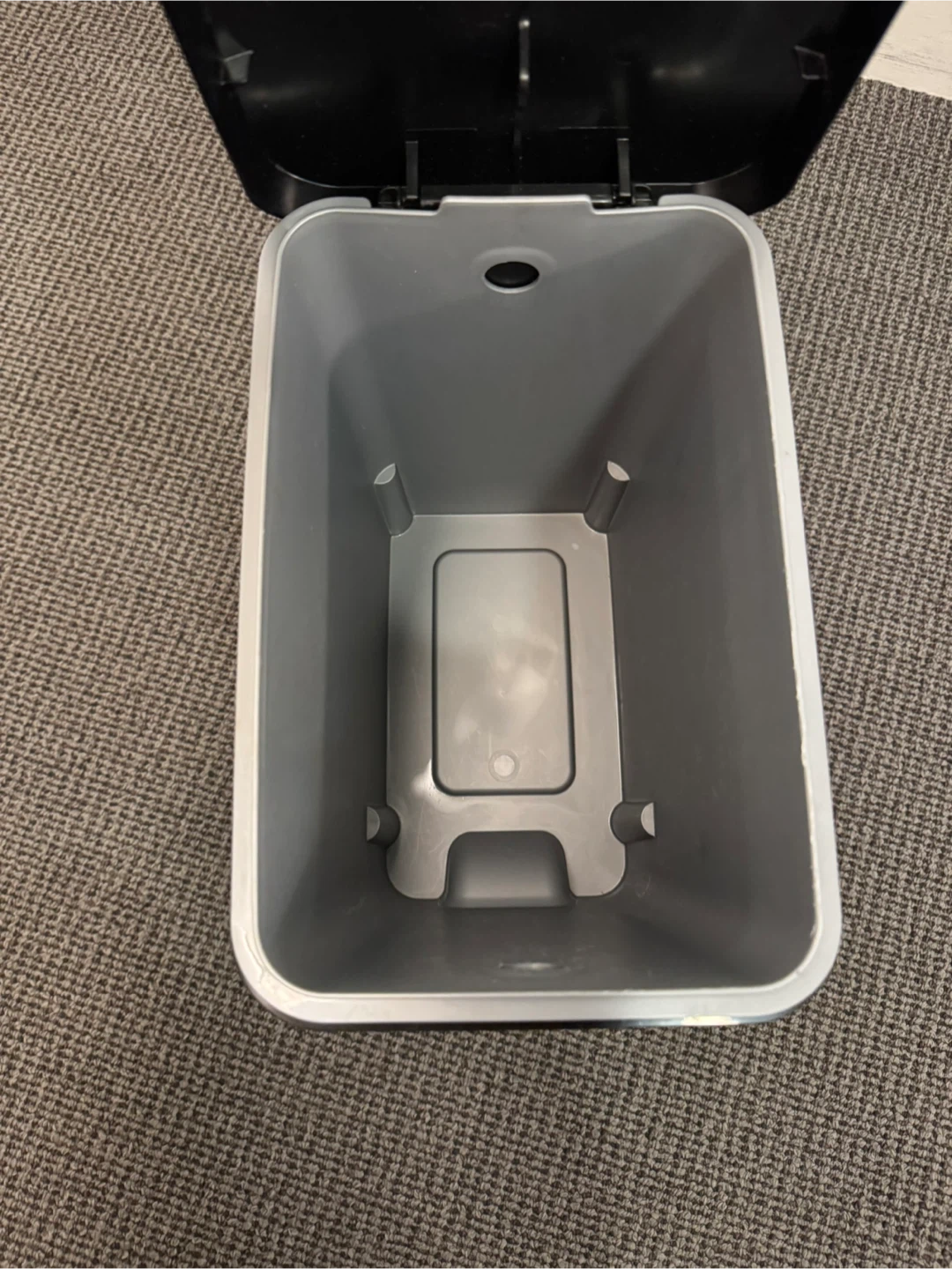 Sterilite Step-On Trashcan - photo 4