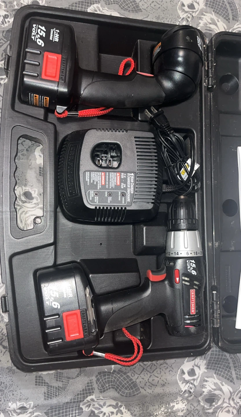 Craftsman 15.6V Cordless Drill and Worklight Set - photo 2