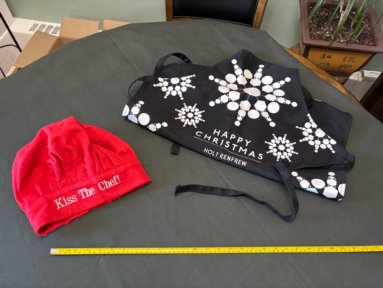 Holt Renfrew Holiday Apron and Chef Hat