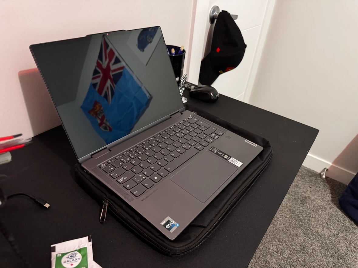 Lenovo YogaI7 Laptop