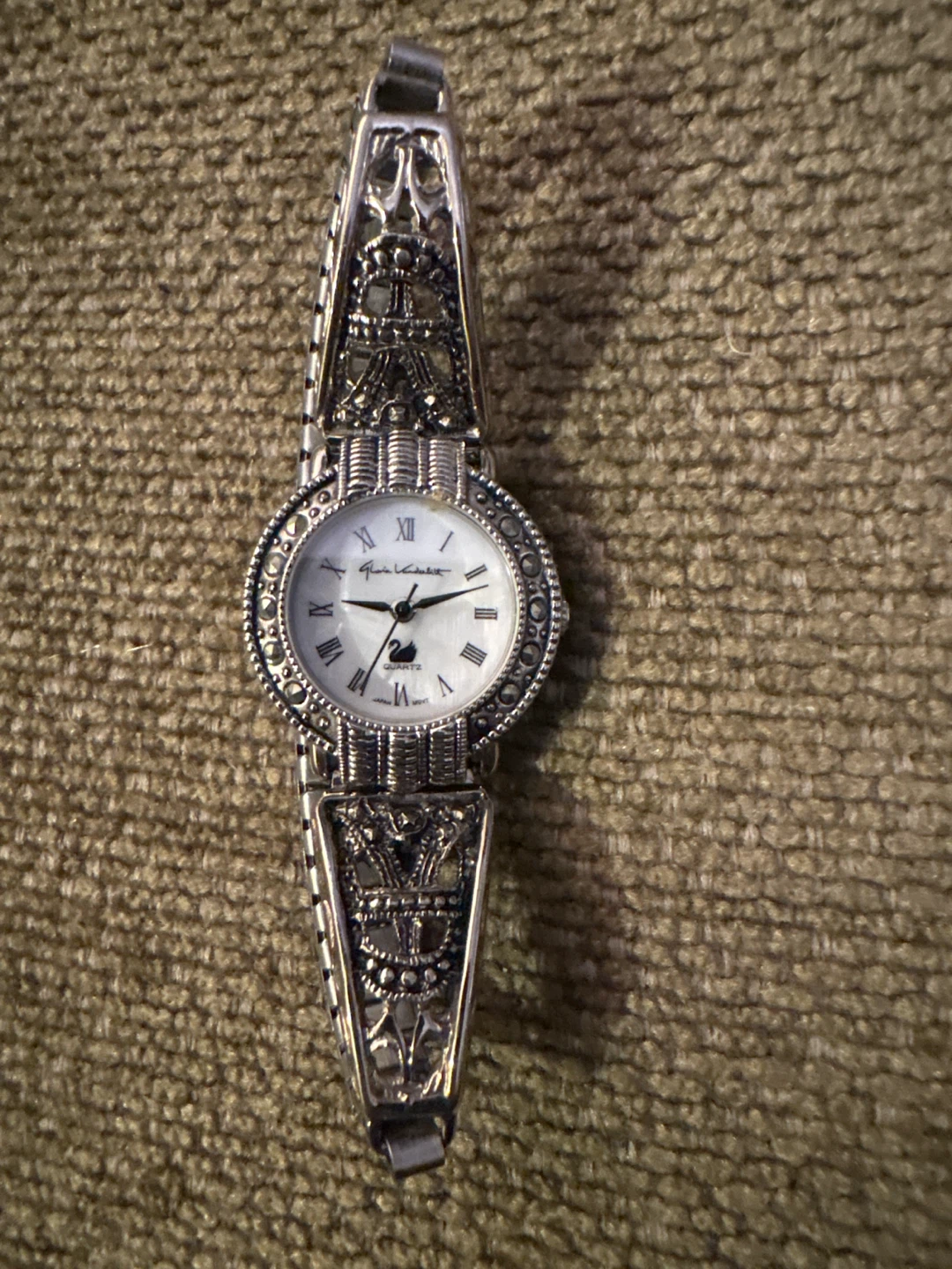 Gloria Vanderbilt vintage Women's Watch