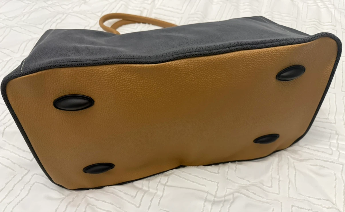Large Black and Tan Travel Duffel Bag - photo 4