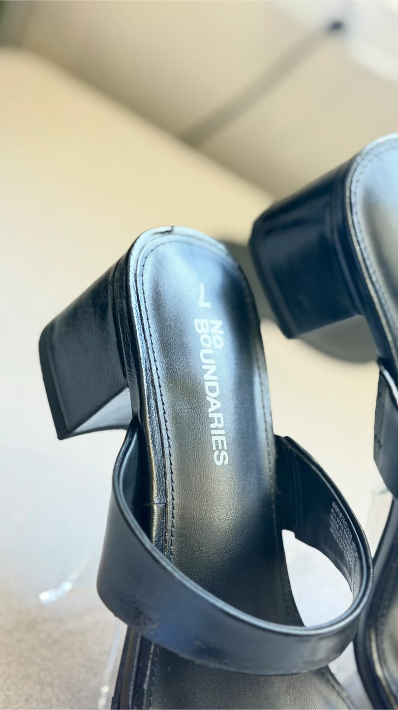 No Boundaries Black Block Heel Sandals Size 7 - photo 3