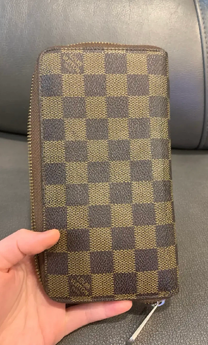 Louis Vuitton Damier Ebene Zippy Wallet