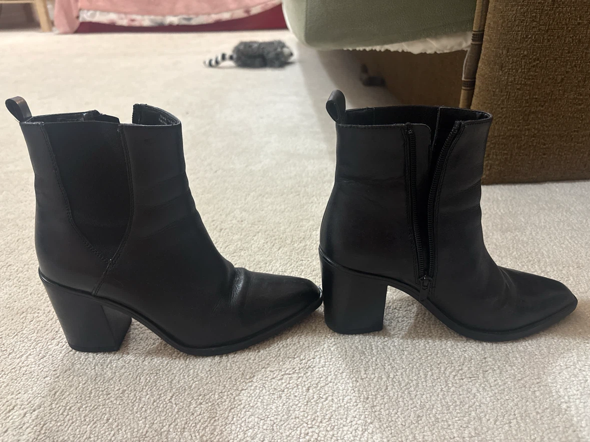 Genuine leather Black ankle boots Size 7 - photo 2