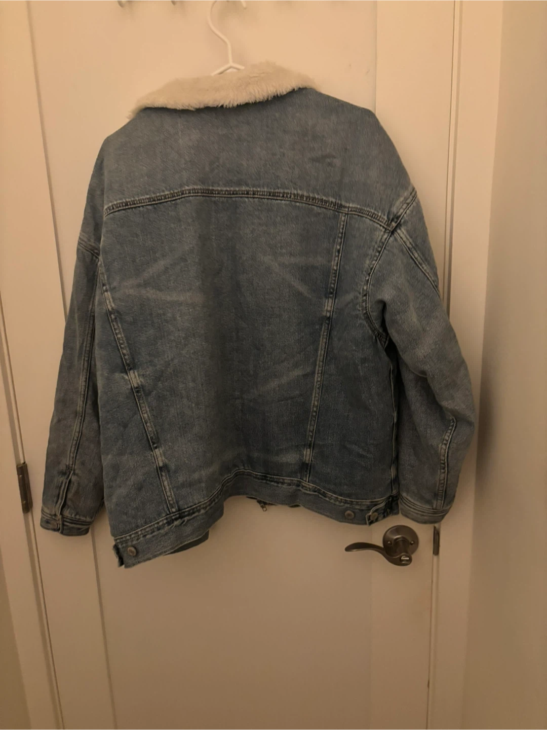 American Eagle Sherpa-Lined Denim Jacket - photo 3