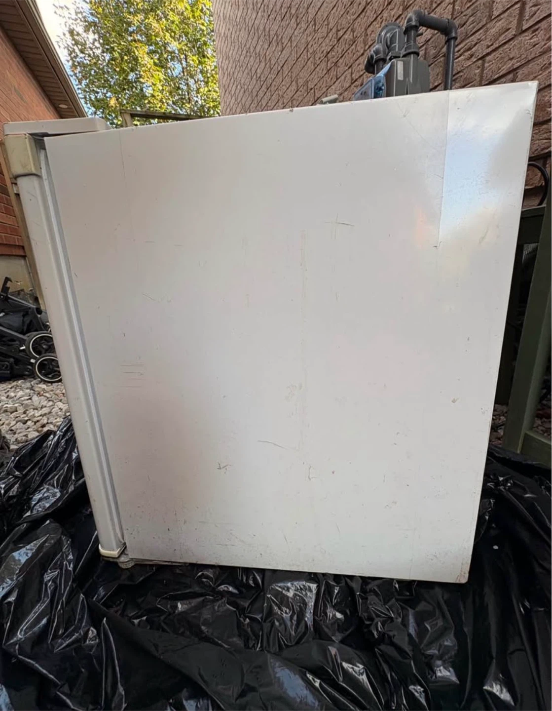 Master Chef 1.6 cu. ft. Compact Refrigerator - photo 5
