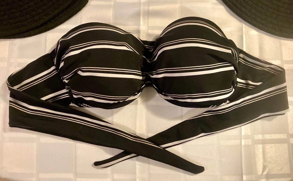 Women’s swimming top