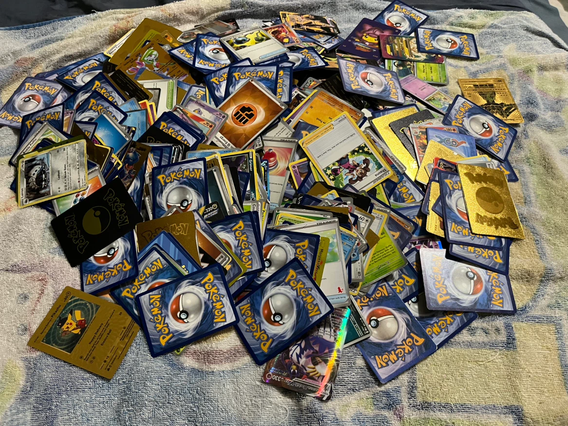 Large Collection of Pokemon Trading 1000+ Cards