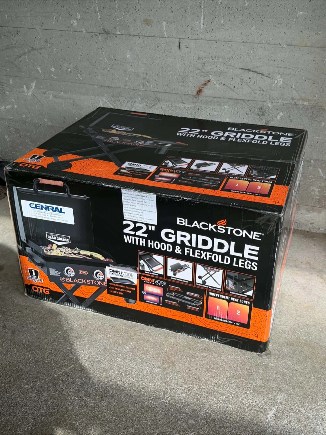 BRAND NEW Blackstone 22” Griddle with Hood & FlexFold Legs