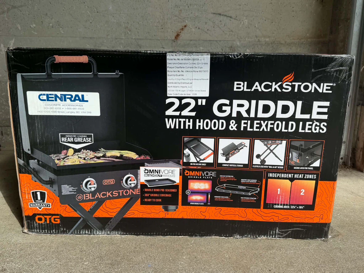 BRAND NEW Blackstone 22” Griddle with Hood & FlexFold Legs - photo 3