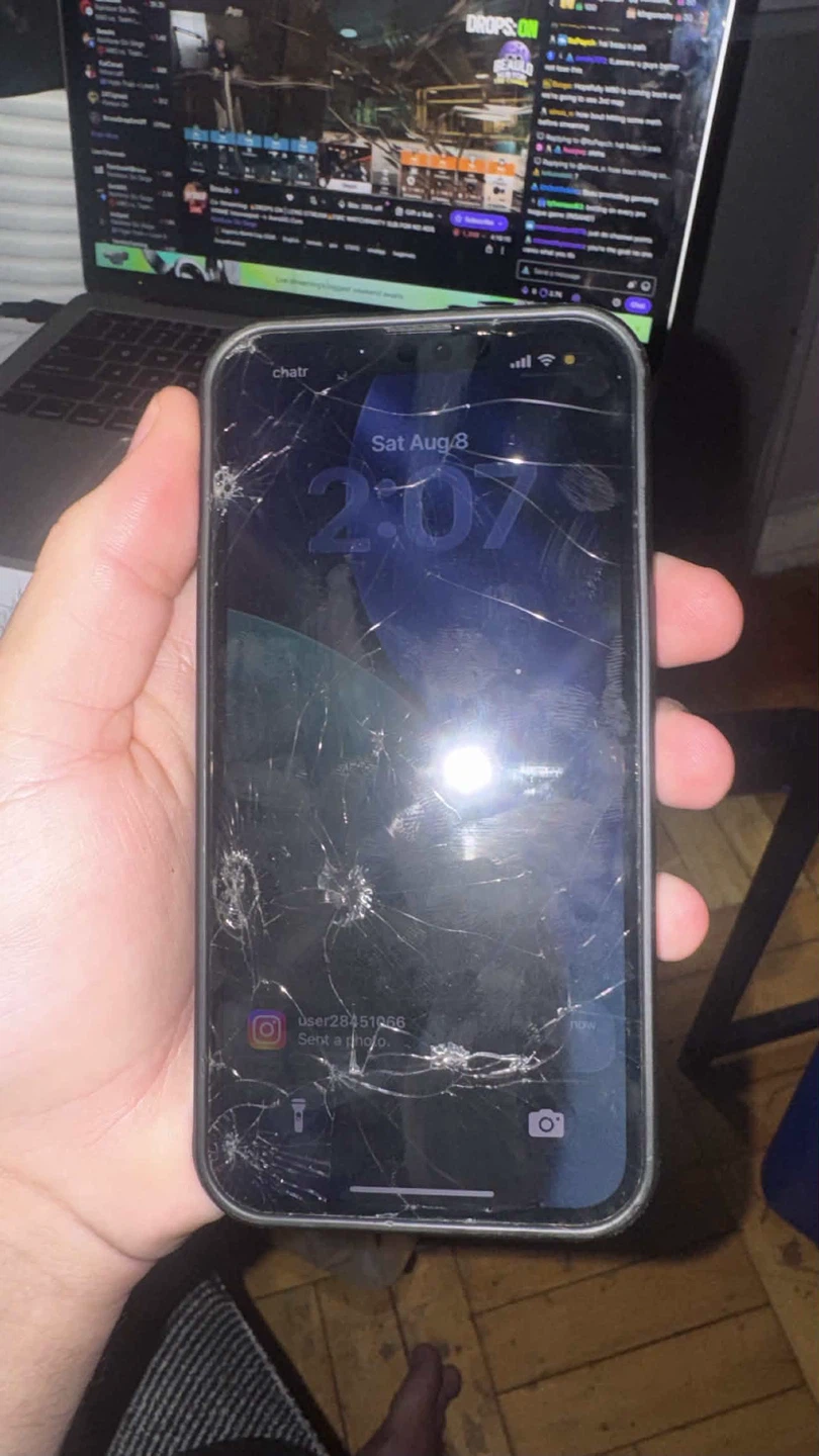 Apple iPhone 13 with Cracked Screen - photo 2