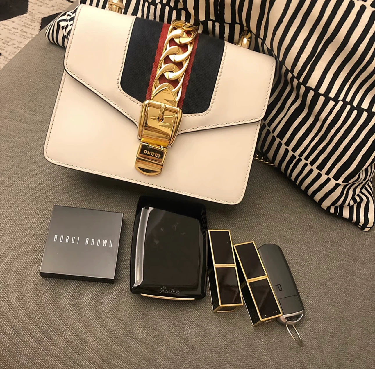 Authentic Gucci Sylvie white leather shoulder bag - photo 5
