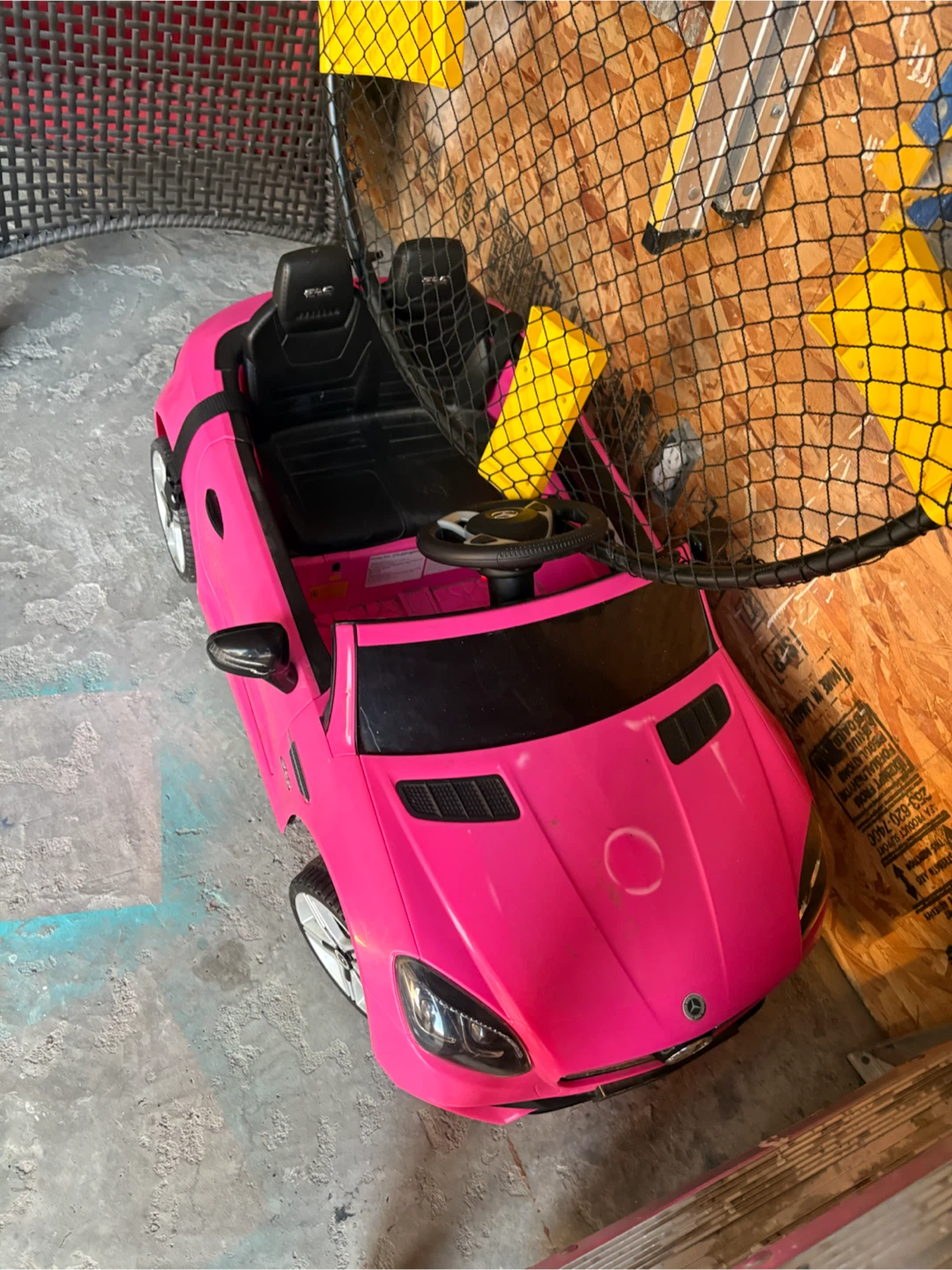 Pink Mercedes Ride-on Toy Car - photo 2