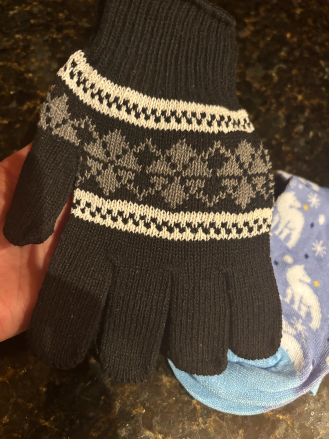 Knit Gloves and Patterned Socks Set - photo 2