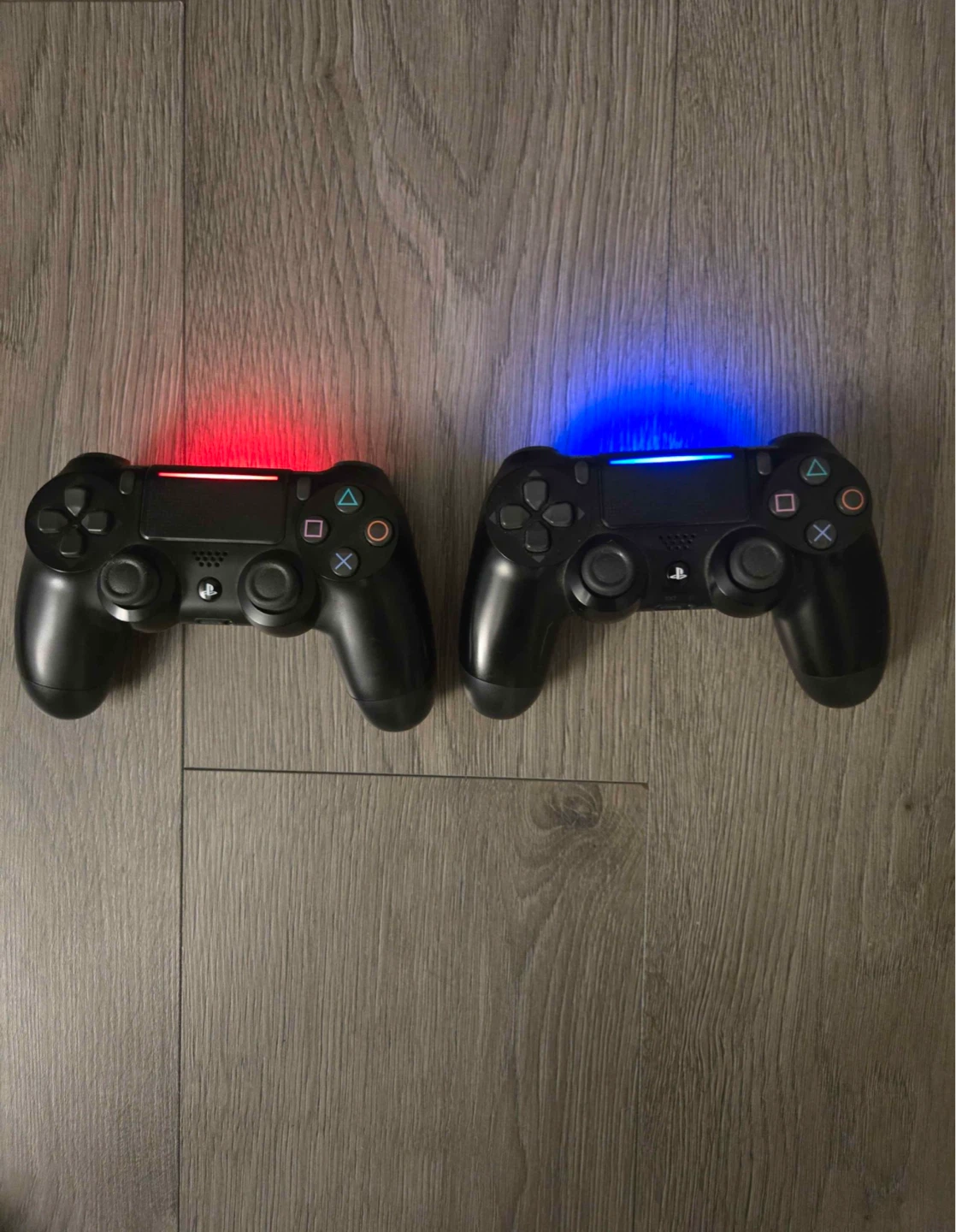 PlayStation 4 Slim Console with 2 Controllers and Game - photo 2