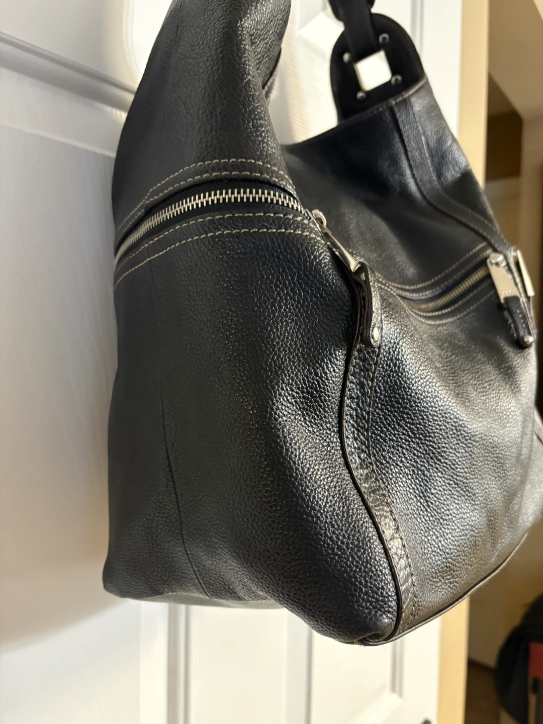 Tignanello black pebbled leather hobo bag - photo 3
