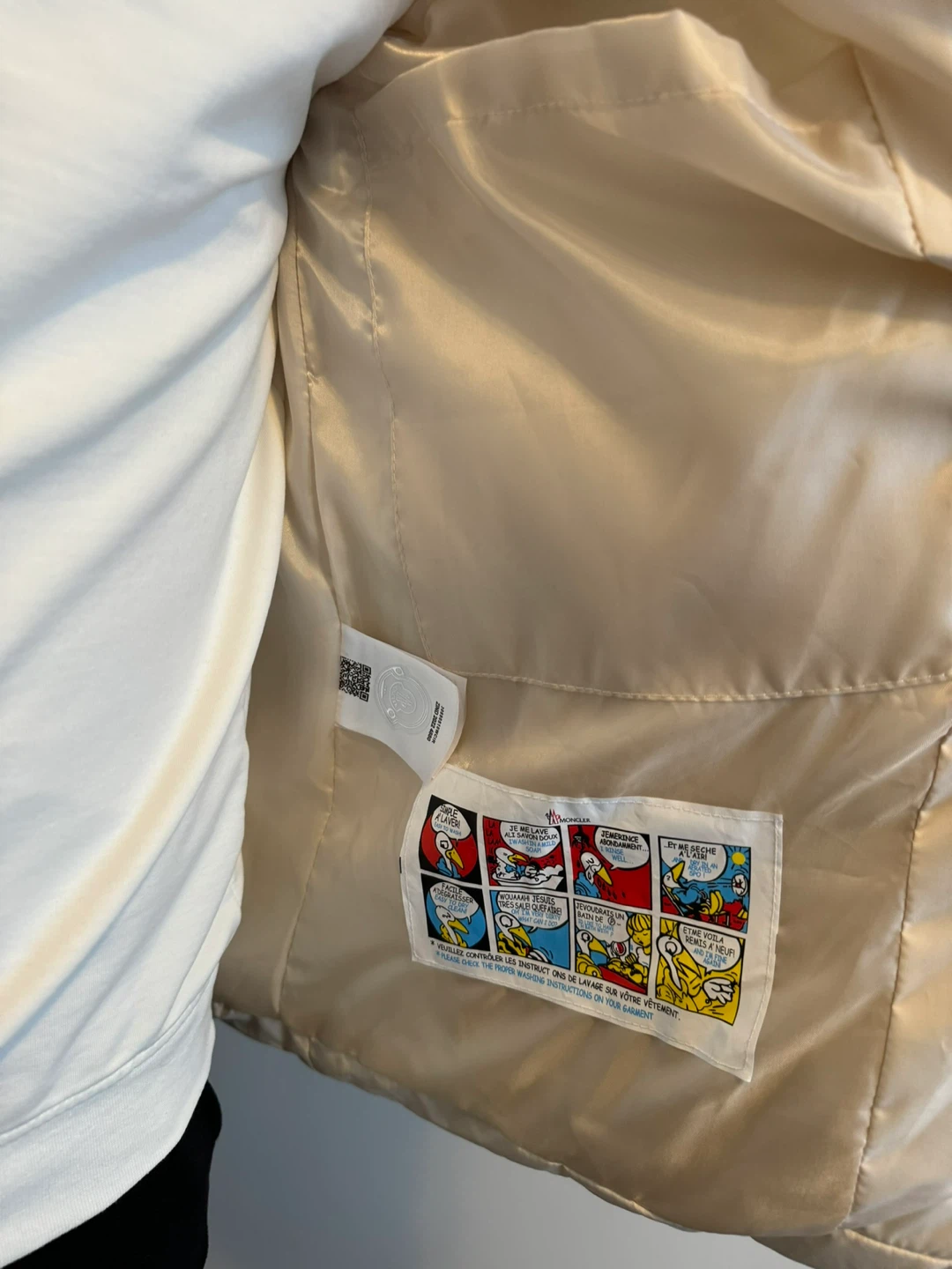 Moncler Puffer Jacket - photo 5