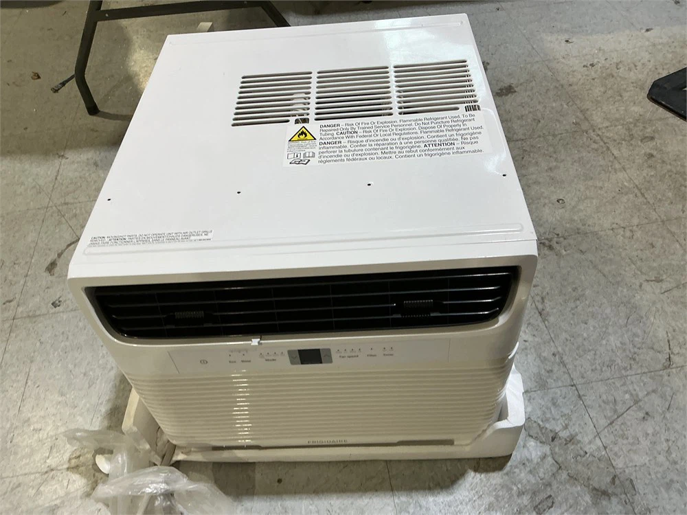 Window Air Conditioner 10,000 BTU - New - Missing Remote