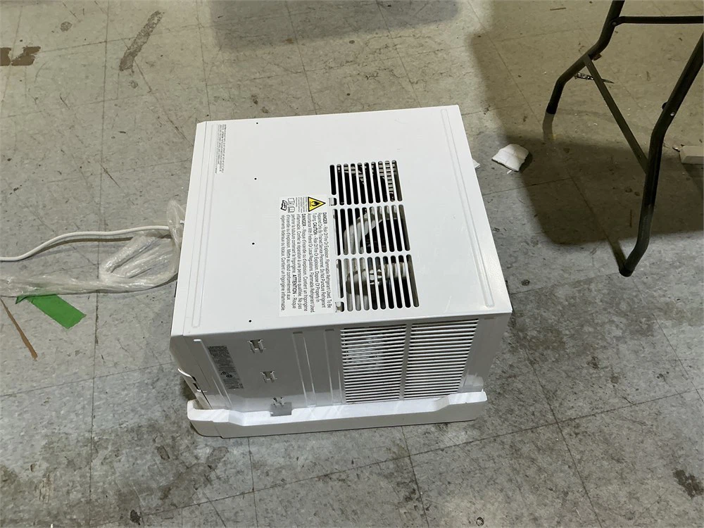 Window Air Conditioner 10,000 BTU - New - Missing Remote - photo 3