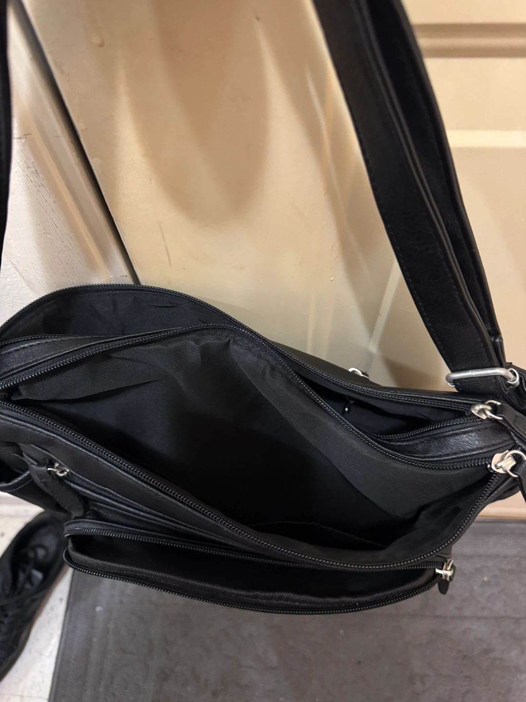 Cabrelli Black Multi-Pocket Crossbody Bag - photo 5