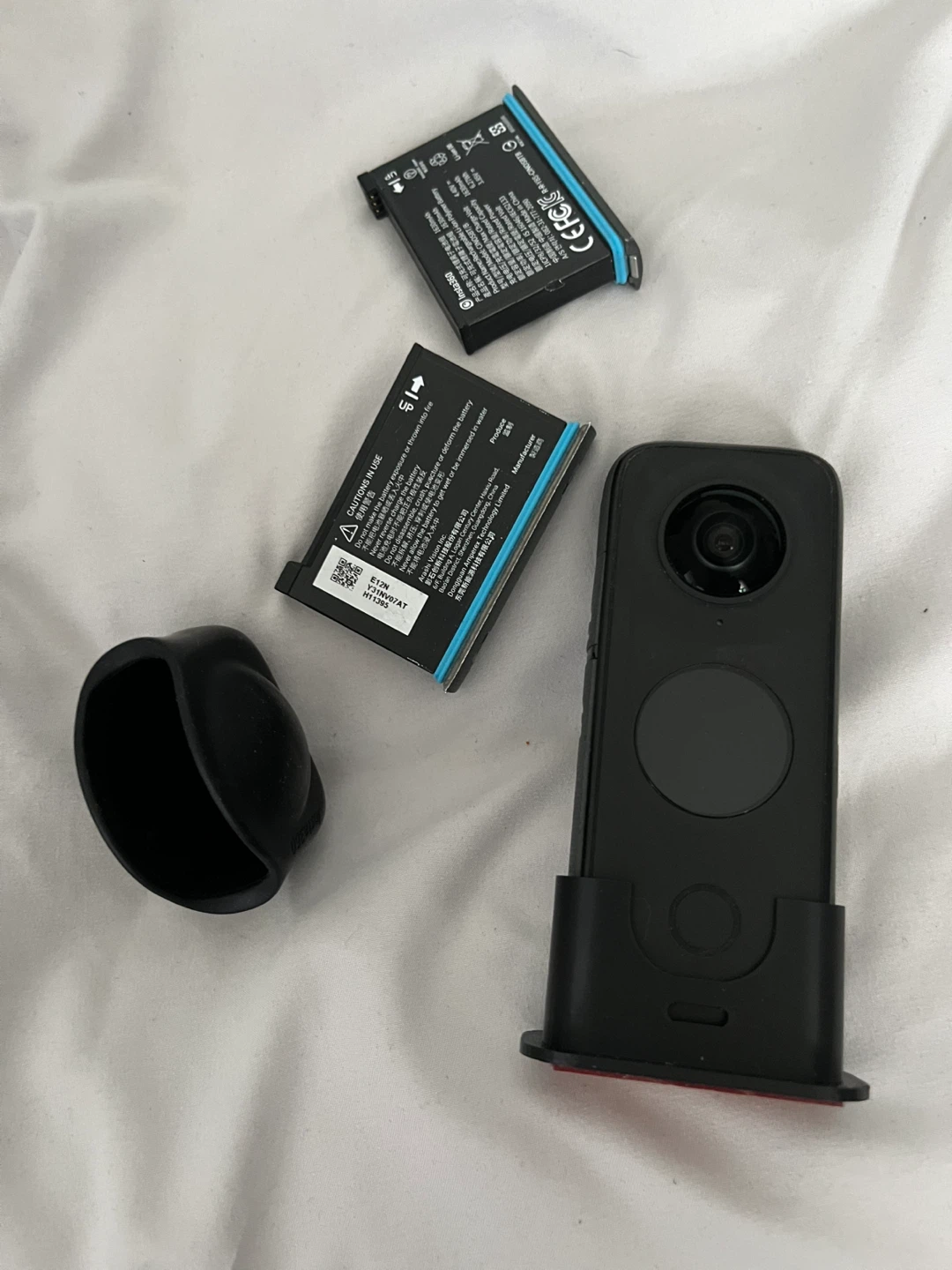 Insta360 ONE X2 with Three Batteries - photo 4