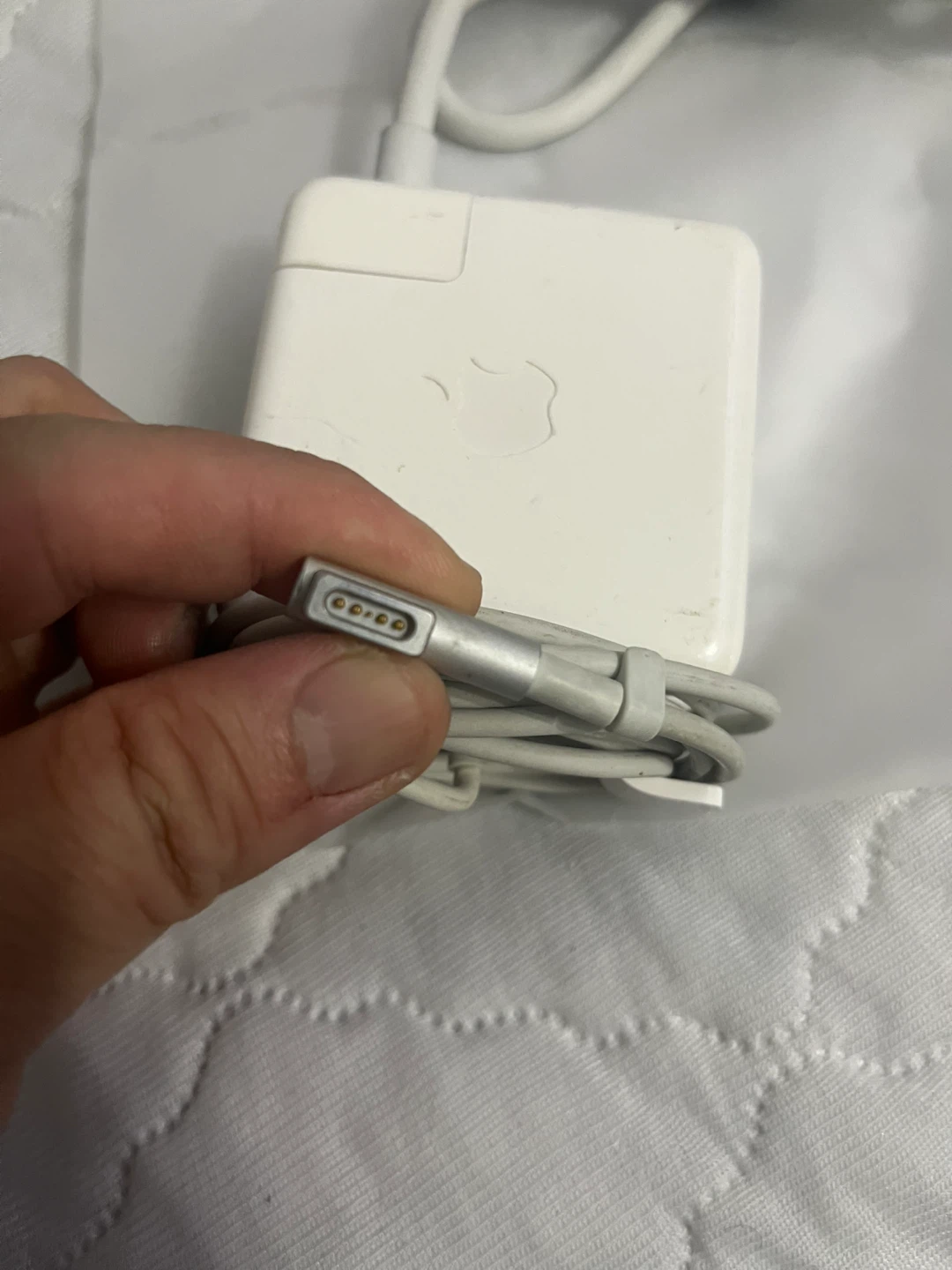 Apple MagSafe 60W Power Adapter - photo 2