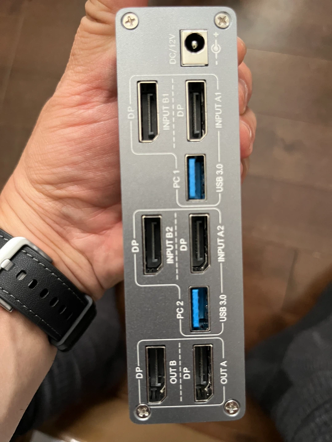 AOOC00 2x2 Dual Monitor DP KVM Switch