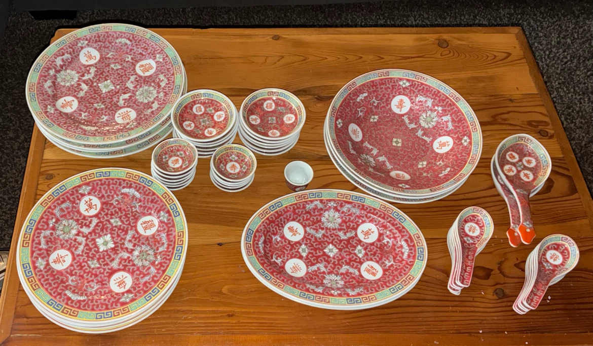Vintage Wan Shou Wu Jiang Chinese Porcelain Dinnerware Set
