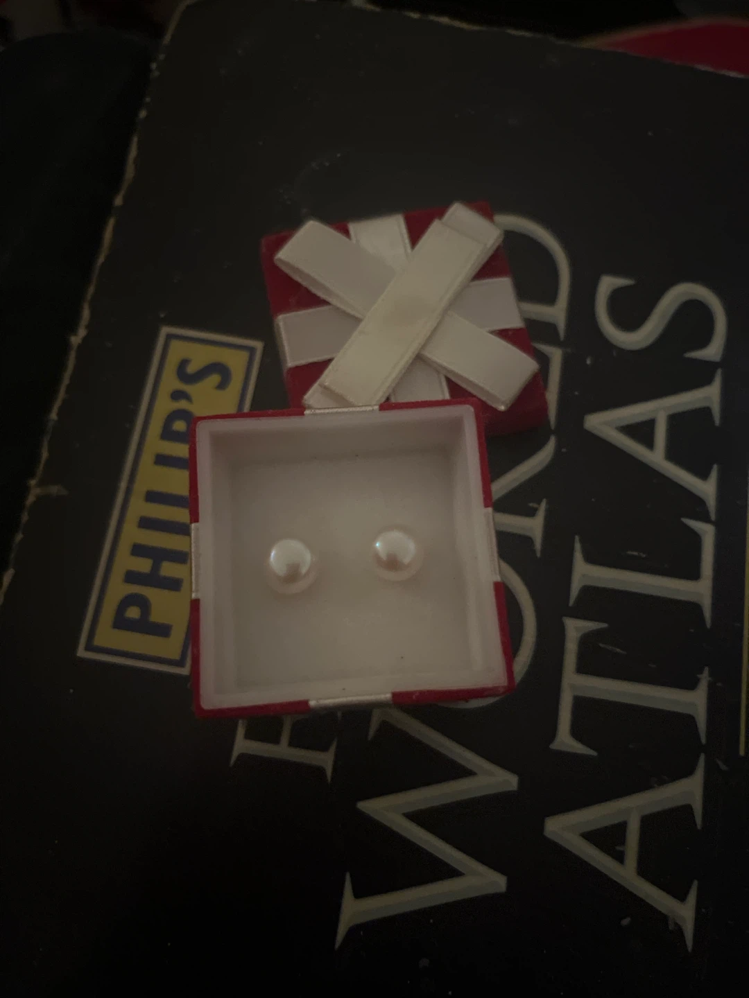 Pair of pearl stud earrings