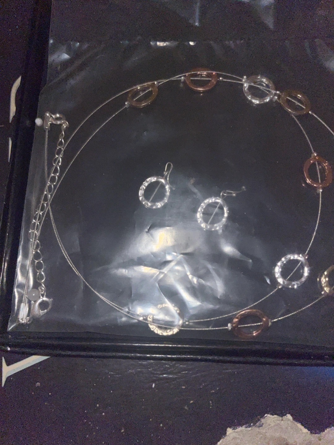 Two-tone circle necklace and earring set