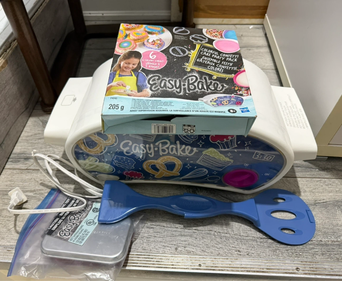Hasbro Easy-Bake Ultimate Oven - photo 3