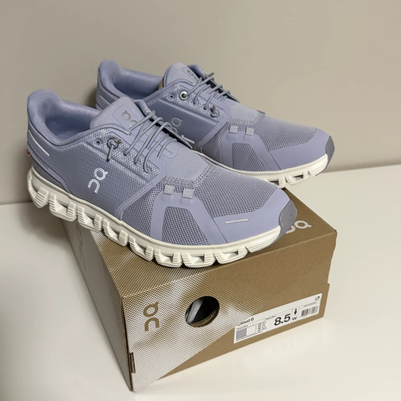 On Running Cloud 6 Women's Sneakers - Size 8.5