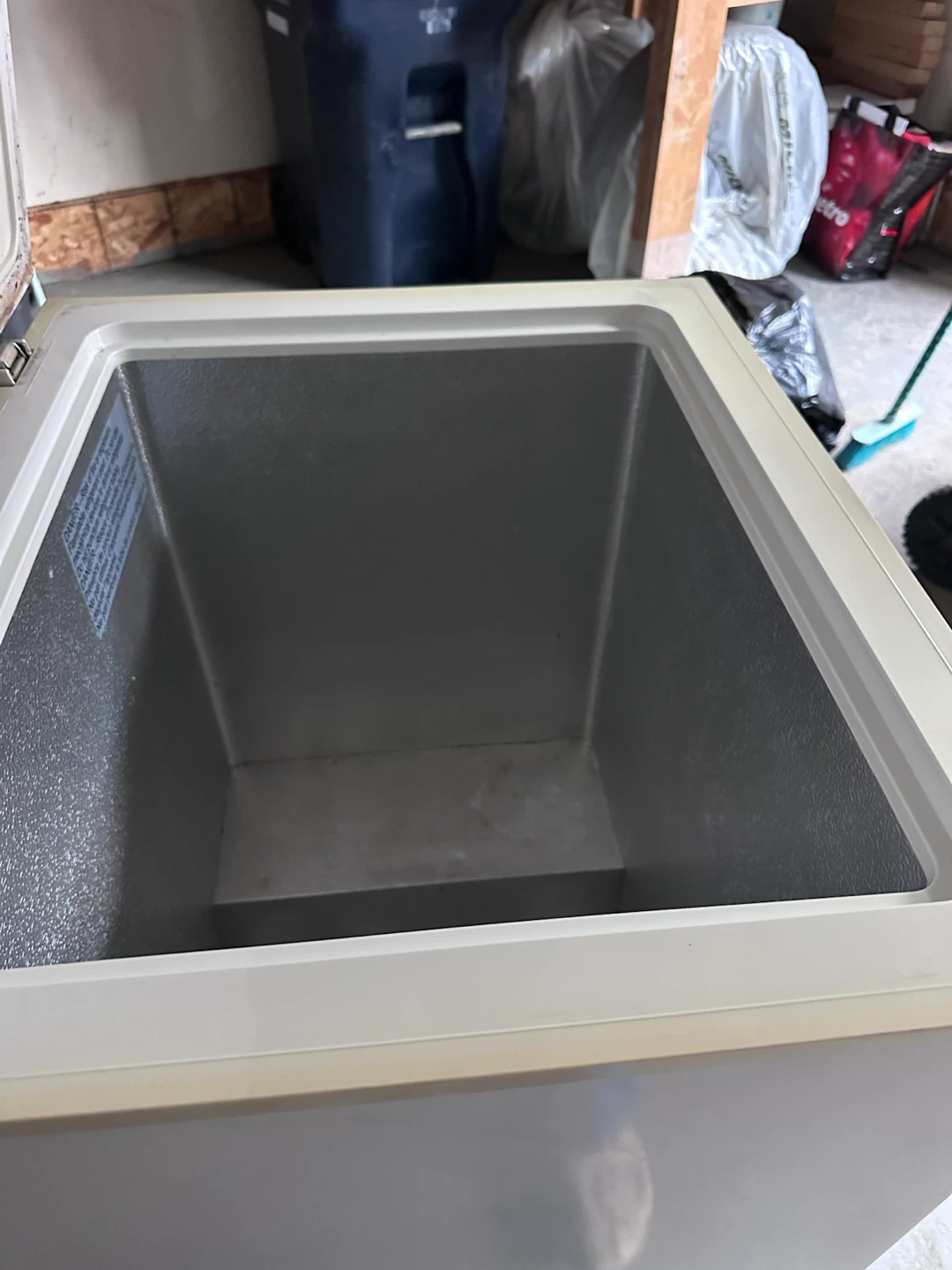 Arctic King 5.0 cu. ft. Chest Freezer - photo 4