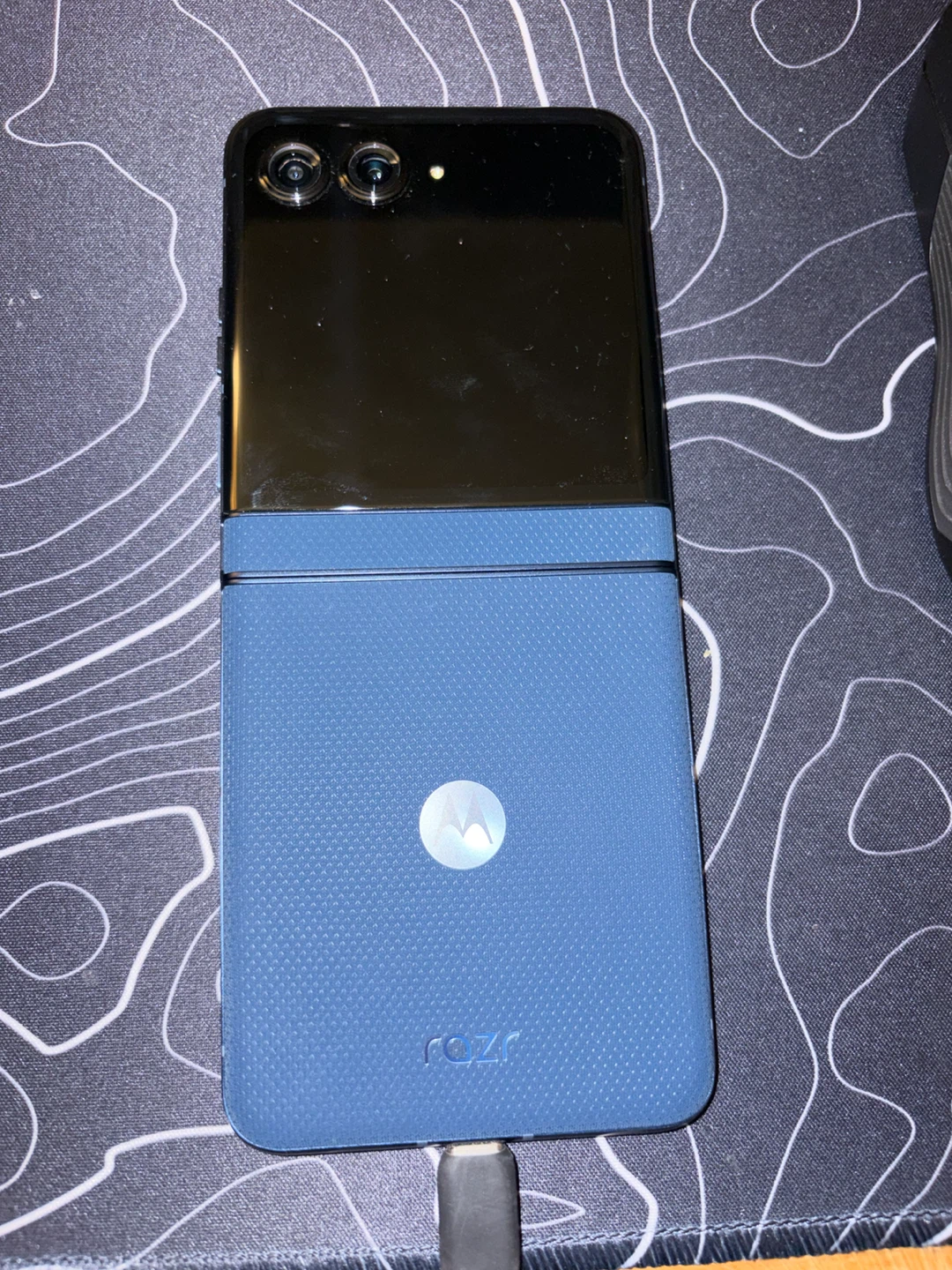 Motorola Razr 2025 Foldable Smartphone - photo 2
