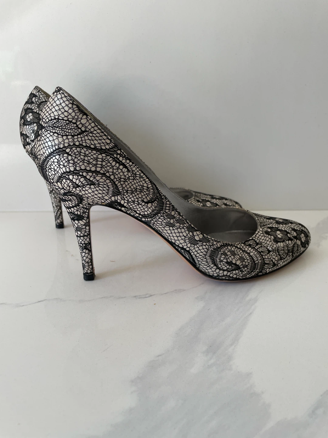 Casadei Silver & Black Lace Pumps Size 9 - photo 3