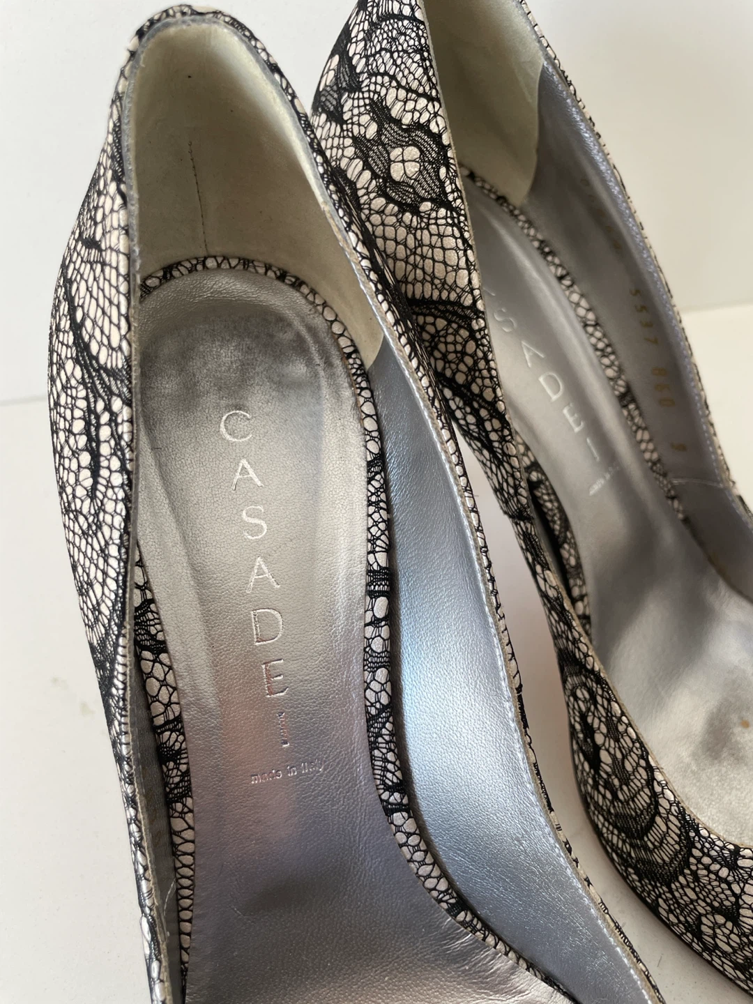 Casadei Silver & Black Lace Pumps Size 9 - photo 5